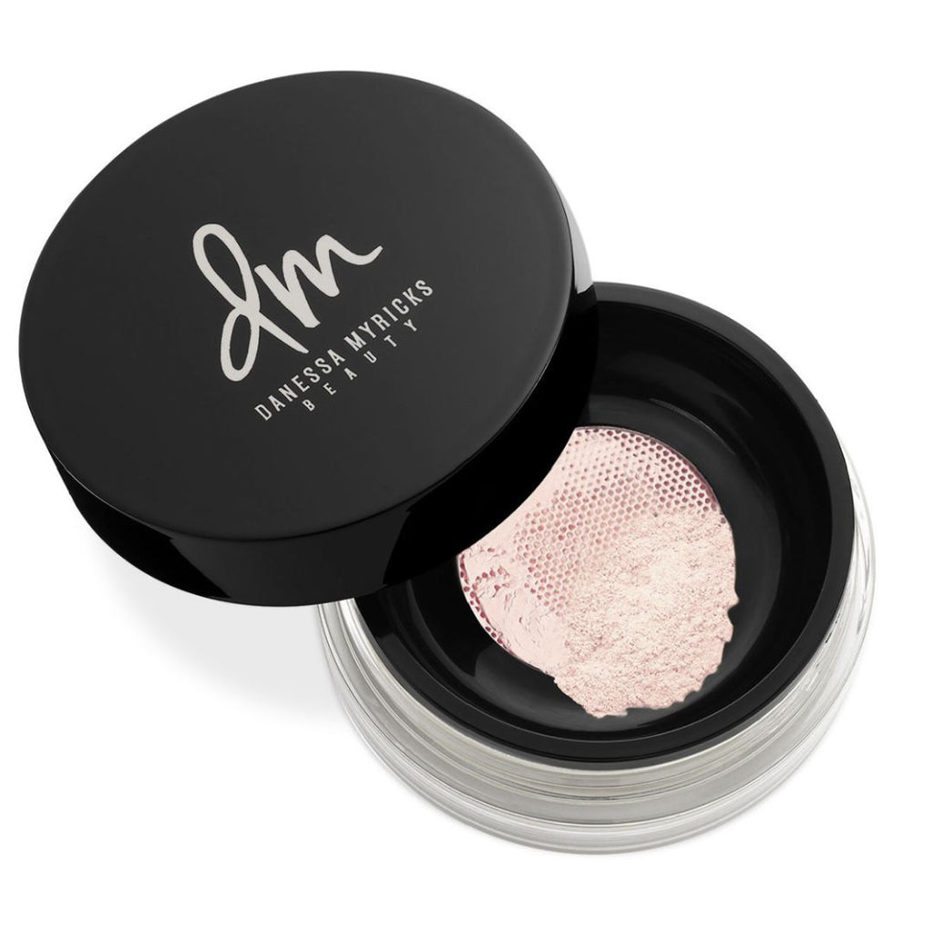 Danessa Myricks Beauty Evolution Setting & Blurring Loose Powder _ Pink (Translucent Brightening Pink)