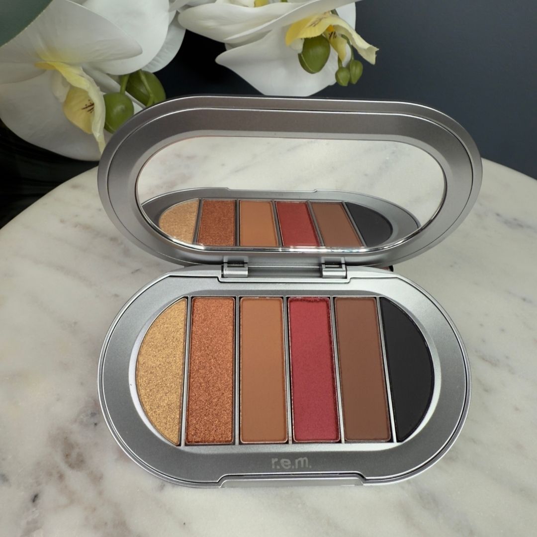 r.e.m. beauty Midnight Shadows Eyeshadow Palette
