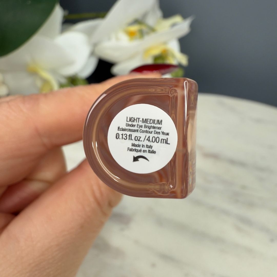 Rare Beauty de Selena Gomez, illuminateur pour le contour des yeux Positive Light ? Teintes claires à moyennes (sous-tons roses)