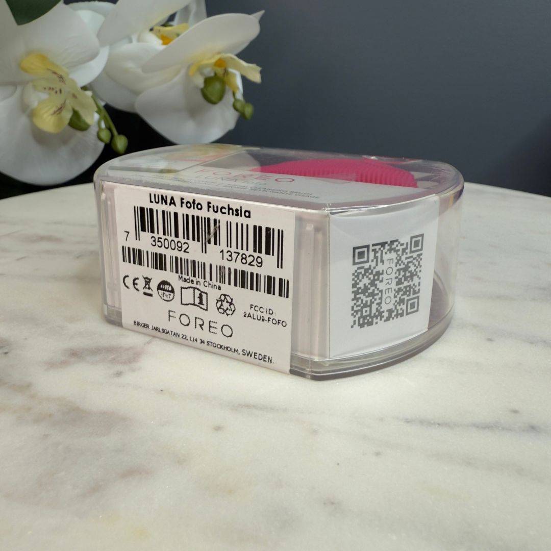 FOREO LUNA fofo Intelligent Facial Cleansing Brush – Fuchsia