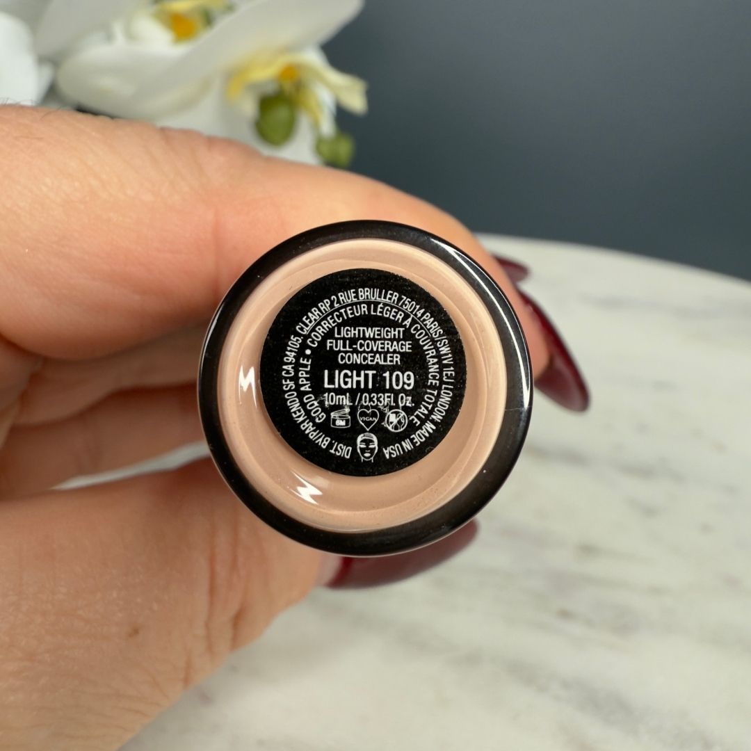 Correcteur léger à couvrance totale Good Apple de KVD Beauty ? Teinte Light 109