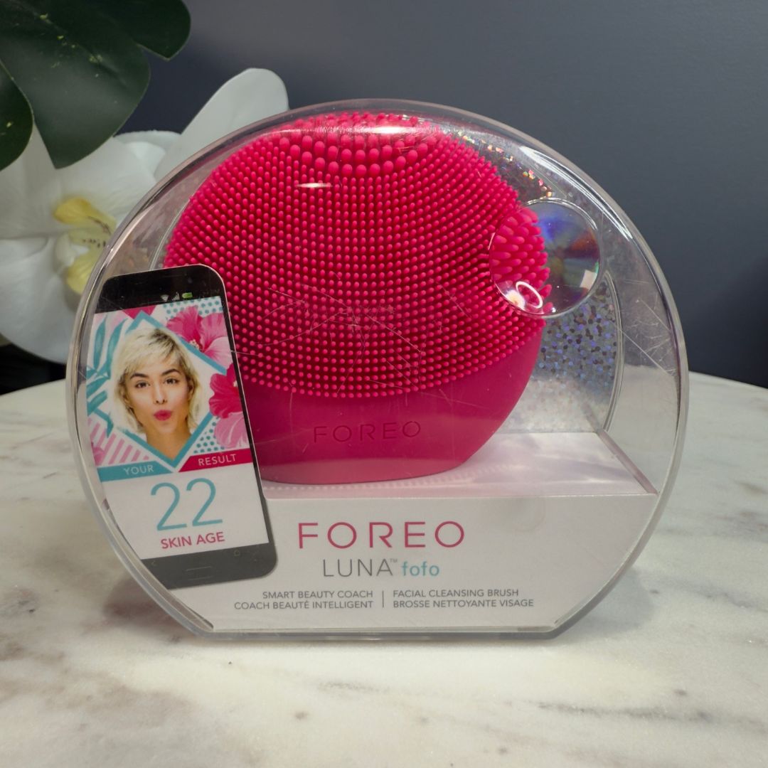 FOREO LUNA fofo Intelligent Facial Cleansing Brush – Fuchsia